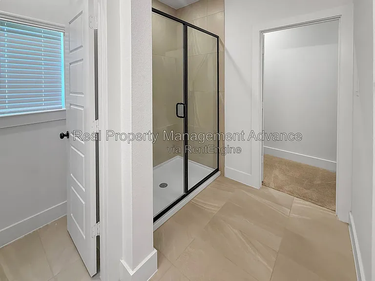 4400 Elm Springs St — Photo 15