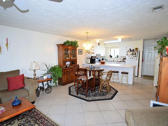 2nd image of 237 Saint Katherine Blvd