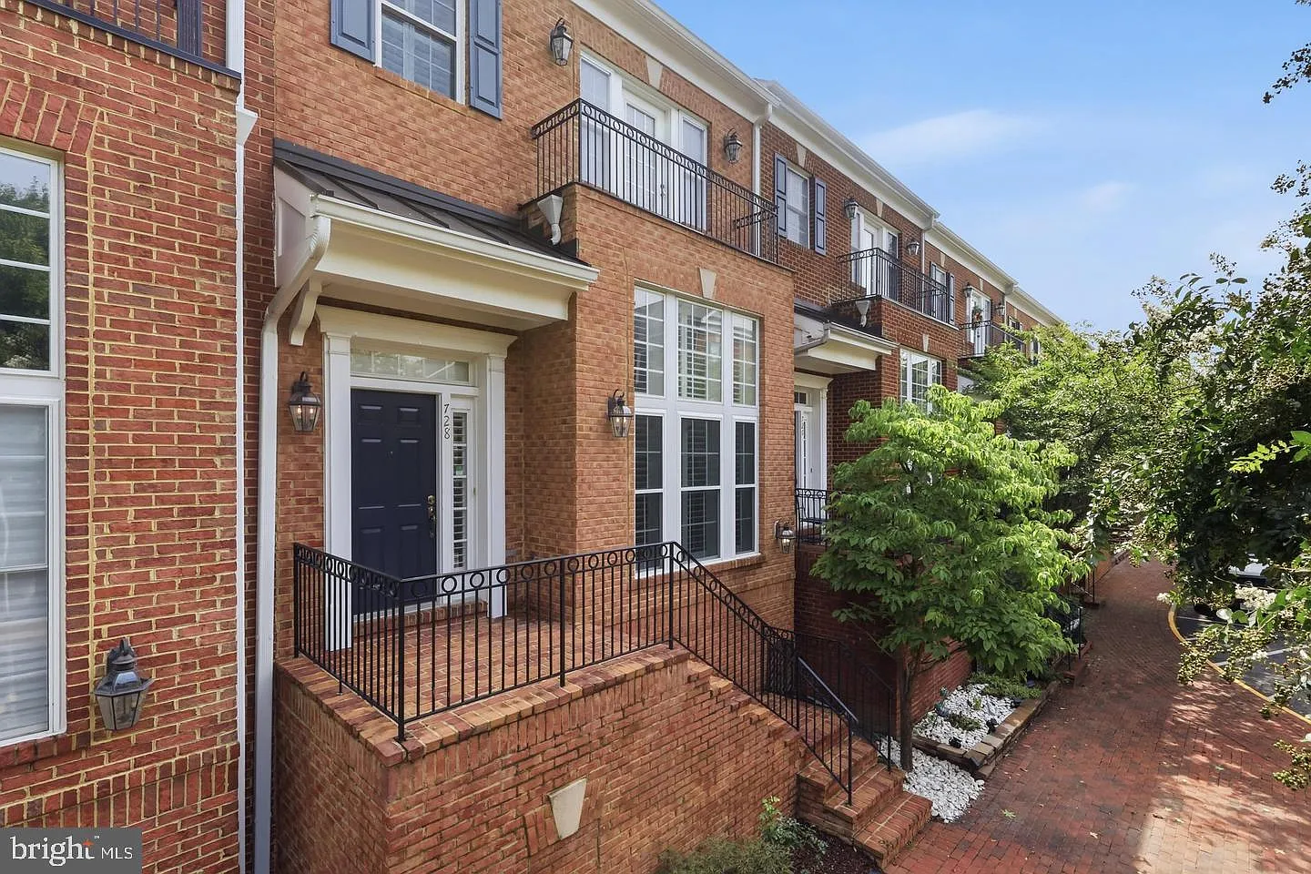 3 bed, 3.5 bath, 2536 sqft, $3,150 — Photo 4
