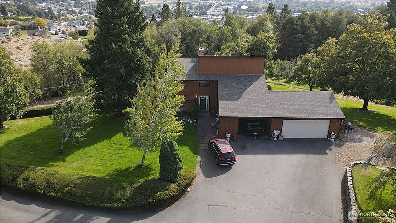 2nd image of 14 Hahn Road
