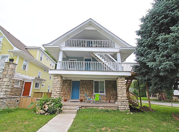 3rd image of 1201 Brush Creek Blvd APT 03