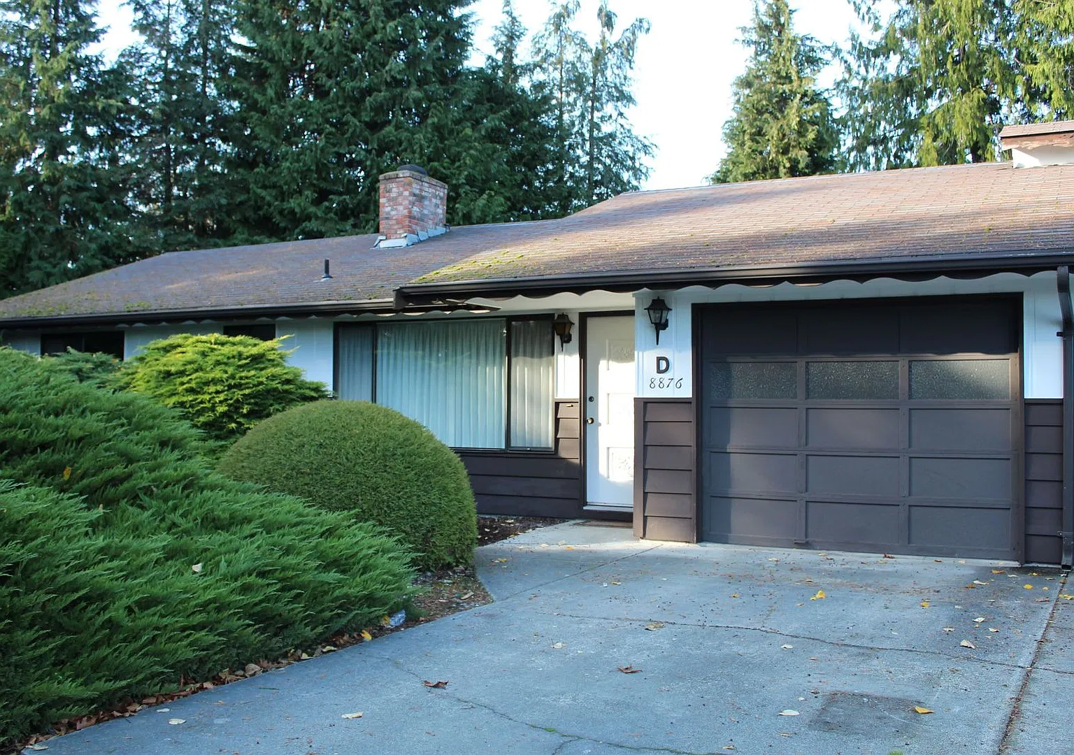 Nice Duplex for Lease Near Town! — Photo 1