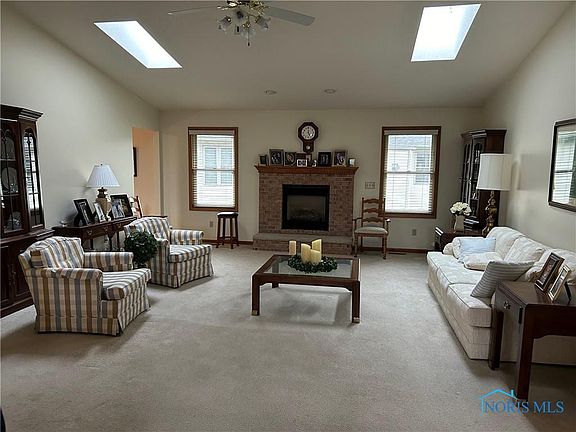 3rd image of 2107 Greystone Ct