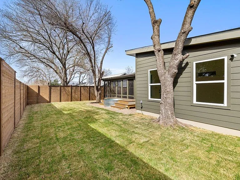 8202 Cache Dr — Photo 37