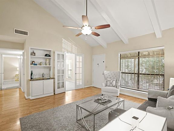 5th image of 1100 Augusta Dr APT 56