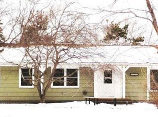 18000 Fairhomes Ln, Deephaven, MN 55391