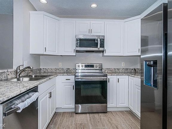4th image of 10412R Heron Lake Dr