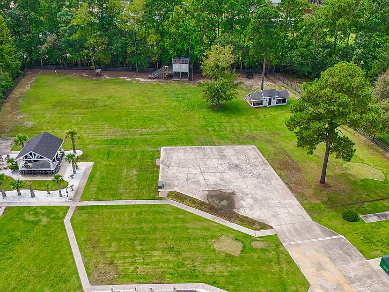 6125 R C Sarvis Ln — Photo 9