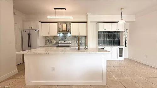 11500 Villa Grand Photo 1