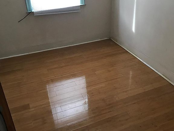 5th image of 2716 S Sheridan St