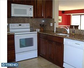 2nd image of 1704 N Park Dr APT 102