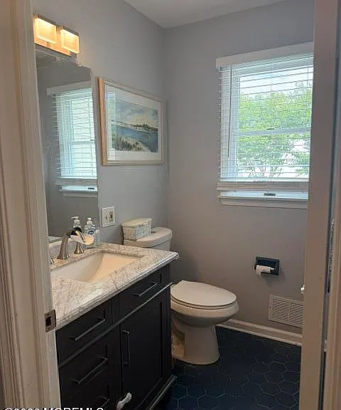 2806 Johnson St — Photo 14