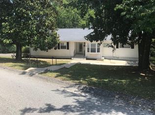 235 Outer Dr, Oak Ridge, TN 37830