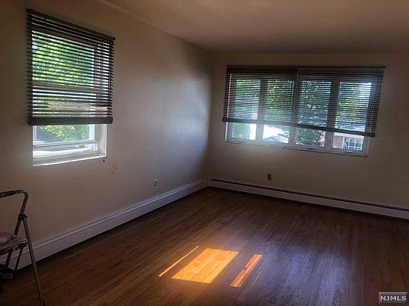 4th image of 257 Desoto Pl