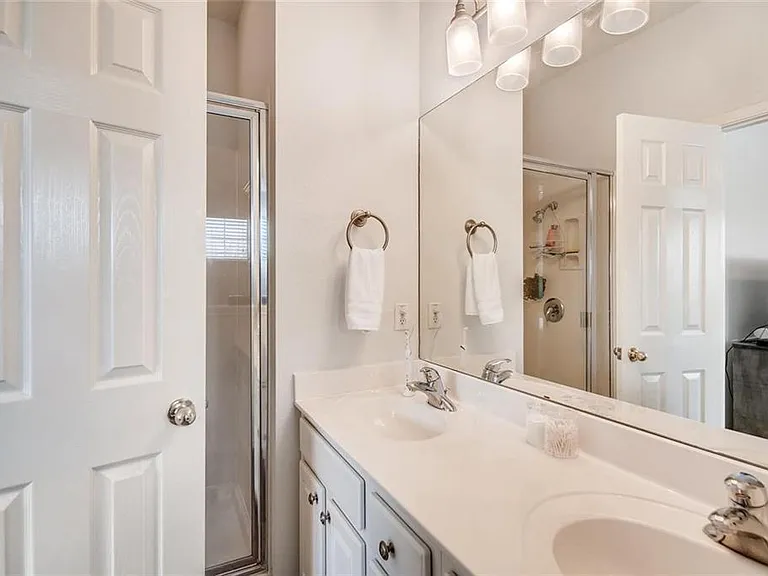 1900 Scofield Ridge Pkwy #402 — Photo 14
