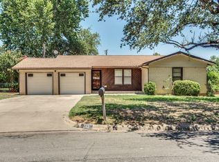 112 Cedar St, Hurst, TX 76053