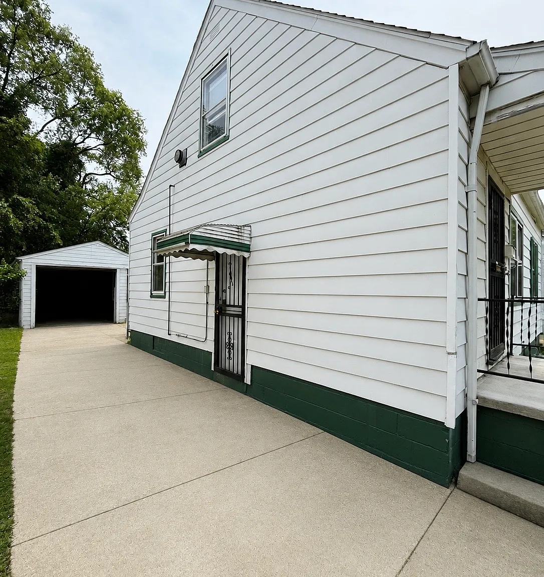 3 bed, 1021 sqft, $1,400 — Photo 2
