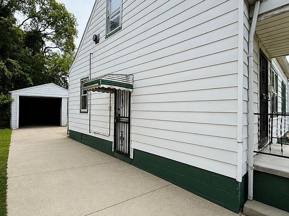 2nd image of 429 Frazier St