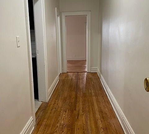 4th image of 10 Henry Ave