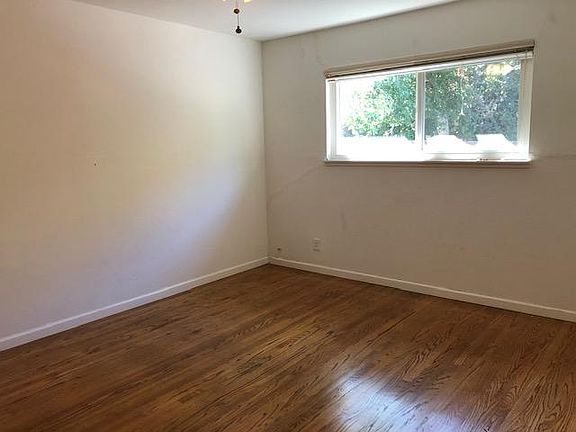 4th image of 1312 White Dr