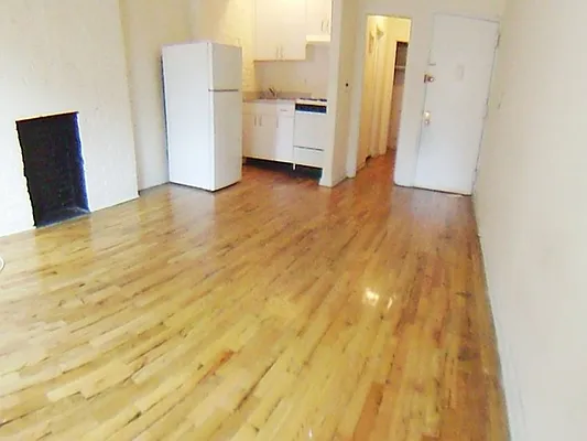 Rented by City Connections Realty | media 27