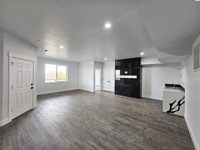 3202 Bing St — Photo 27