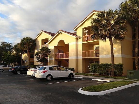 3rd image of 7610 Westwood Dr APT 118