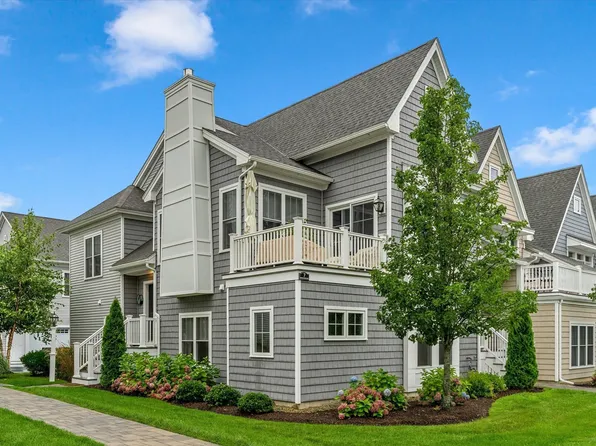 7 Sunflower Way, Plymouth, MA 02360