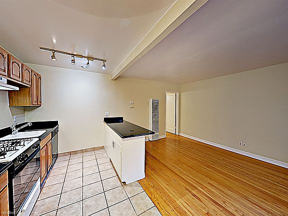 5th image of 2523 I St APT 2