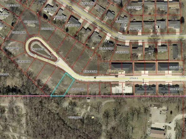 307 27th Ave S, Clear Lake, IA 50428