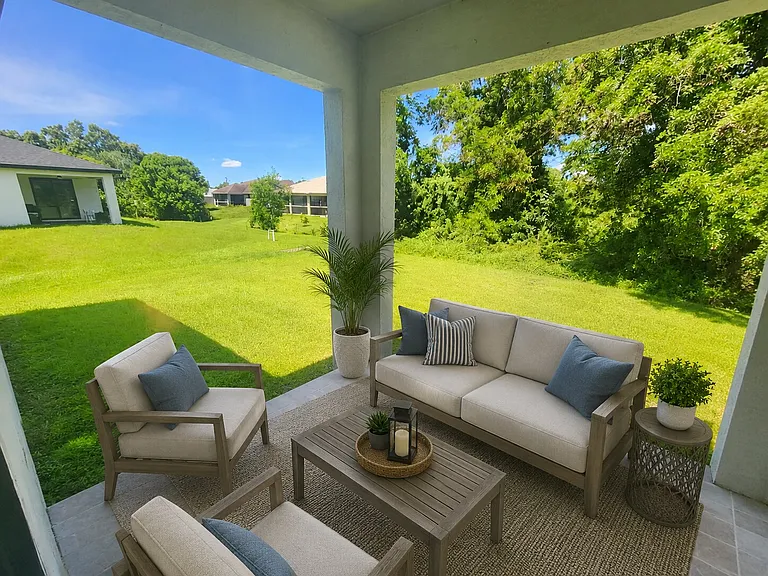 Patio (Virtually Stage)