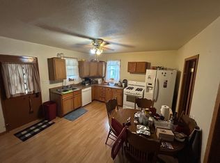 815 W 10th Ave, Oshkosh, WI 54902