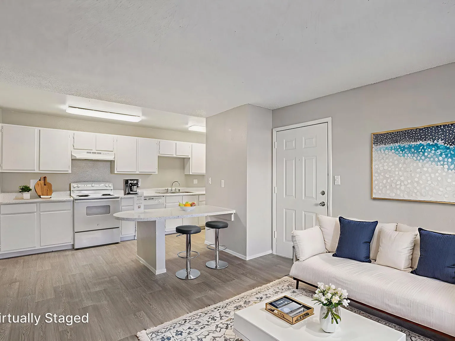 Citrus Apartments — Photo 2