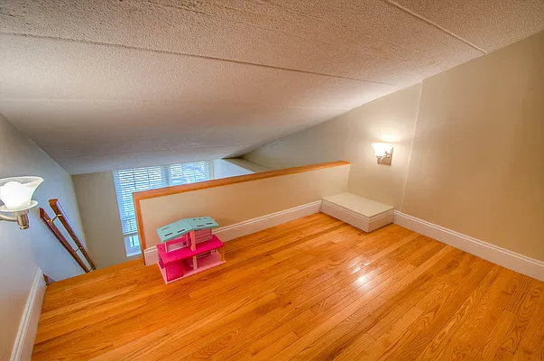 Sold by REMAX Elite | media 36