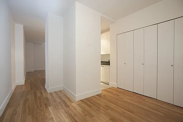 Rented by Nest Seekers International | media 28