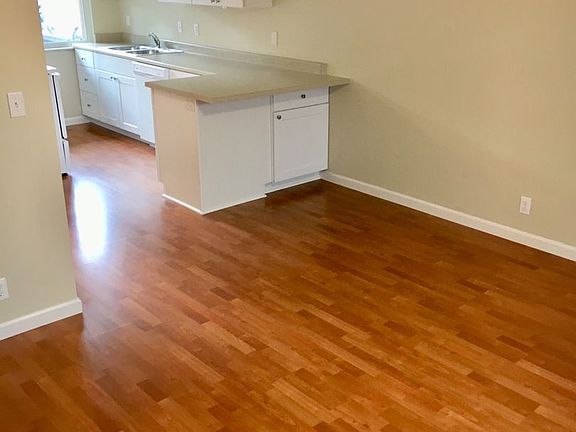 2nd image of 500 Jefferson St #14