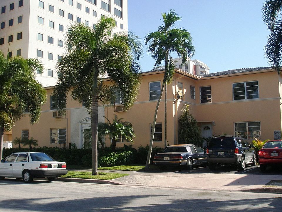 1st image of 104 Antiquera Ave APT 6