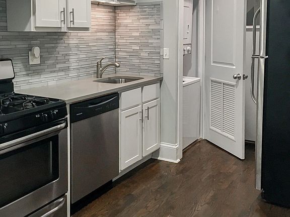 4th image of 51158 N Leavitt Ave #3