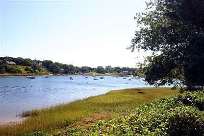 3rd image of 93 Woodland Way