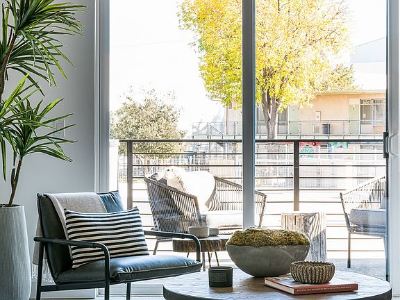 2nd image of 6417 N Figueroa St #3