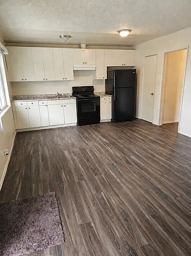2091 W Linden St Photo 1