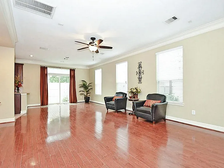 12225 Medina Lake Dr — Photo 5