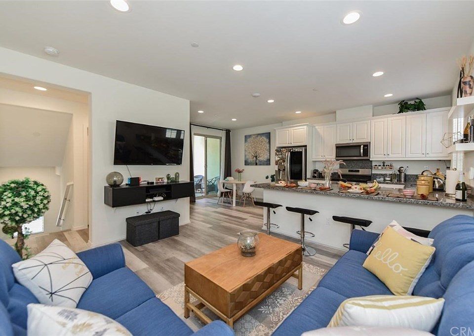 1st image of 920 Clementine Ct Unit B