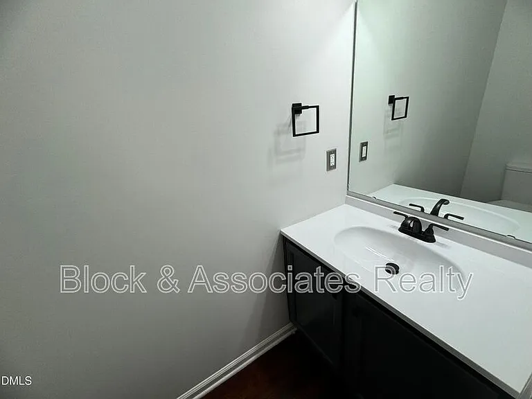 4804 Tanglewood Oaks St — Photo 7