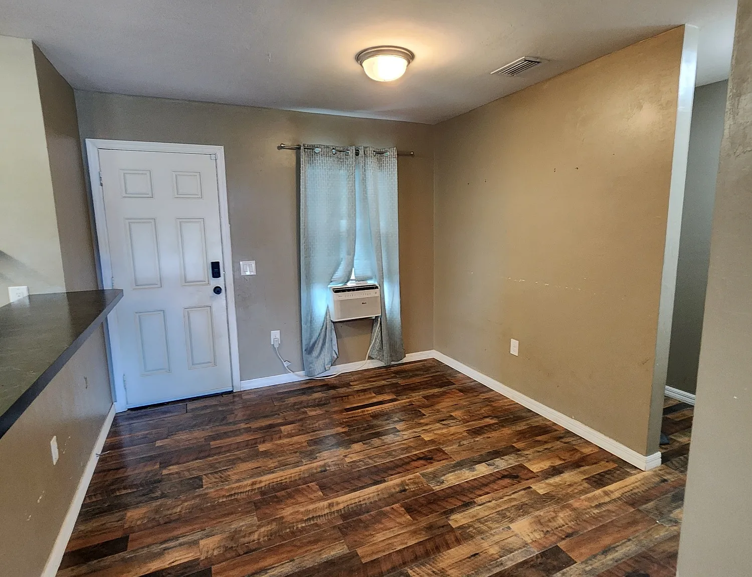 2921 Northeast 6th Ave - 1 — Photo 4