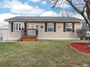 5730 D Ave NW, Cedar Rapids, IA 52405