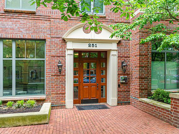 3rd image of 251 Daniel Burnham Sq APT 703