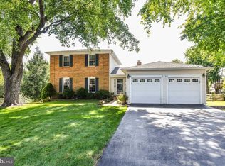 3199 Kinross Ct, Herndon, VA 20171