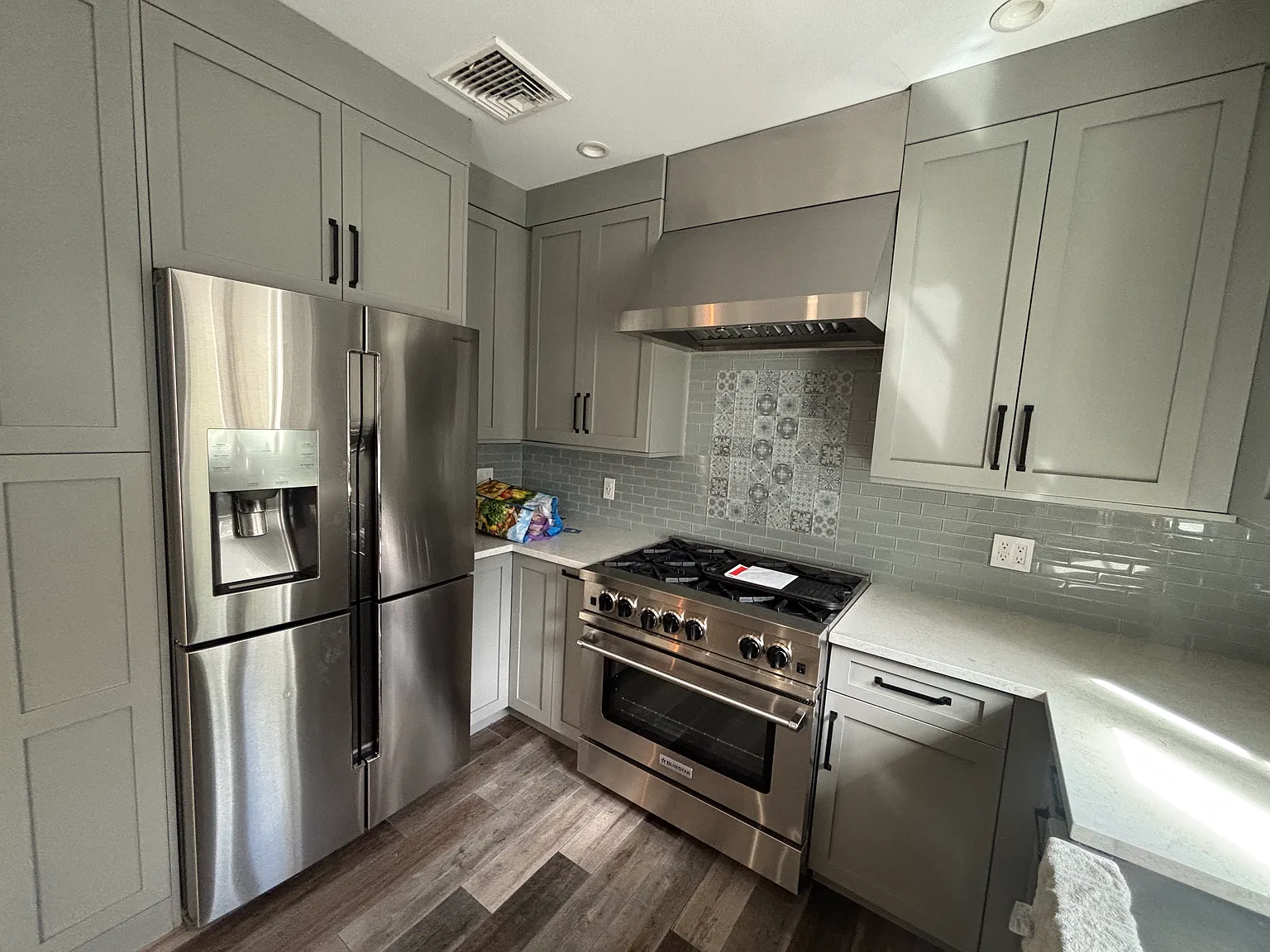 3 bed, 1275 sqft, $3,500 — Photo 4
