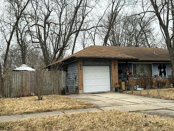 3rd image of 330 Wildwood Dr
